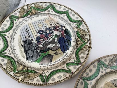 Suite de 10 assiettes en porcelaine opaque...