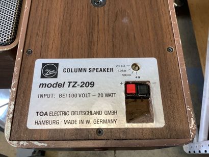 Lot de 4 enceintes de marque TOA 
Modèle...