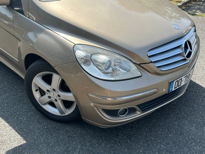 MERCEDES CLASSE B Immatriculée : DD-786-RN...