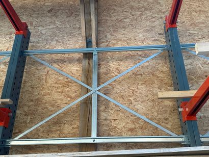 RACKS auto portant de marque CANTILEVER,...