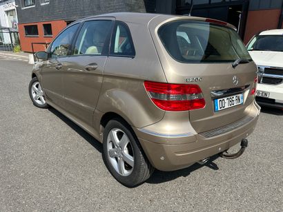 MERCEDES CLASSE B Immatriculée : DD-786-RN...