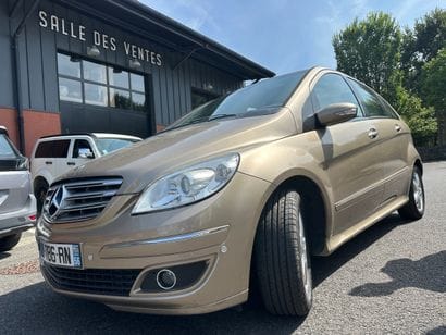 MERCEDES CLASSE B Immatriculée : DD-786-RN...