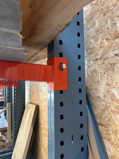 RACKS auto portant de marque CANTILEVER,...