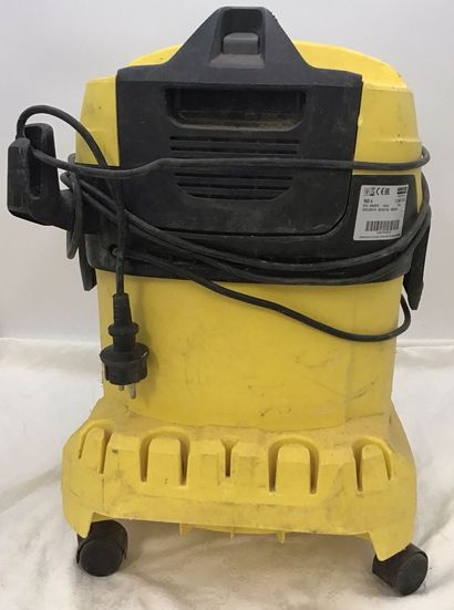 Aspirateur karcher WD4 , il est fonctionnel...