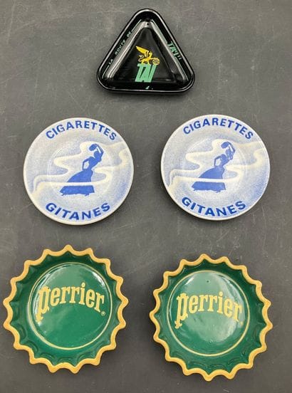 LOT DE CENDRIERS PUBLICITAIRES
Ensemble de...