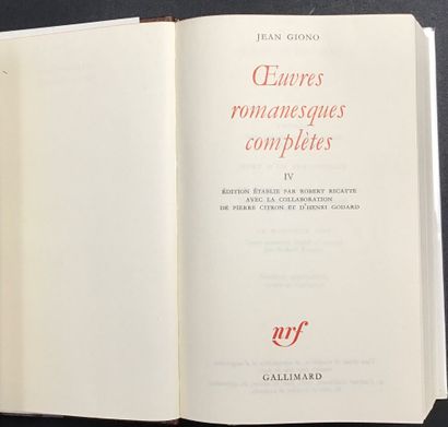 5 volumes from the Pléiade library, including:
-...