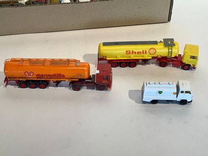 Lot de 22 camions -citernes