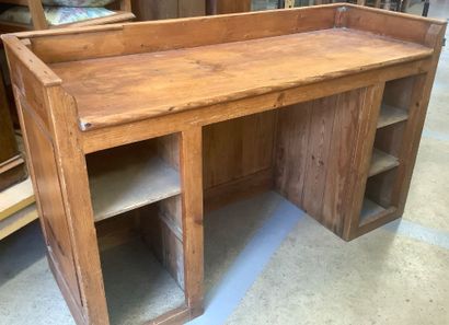 Ancien comptoir ou bureau de maître d'école...