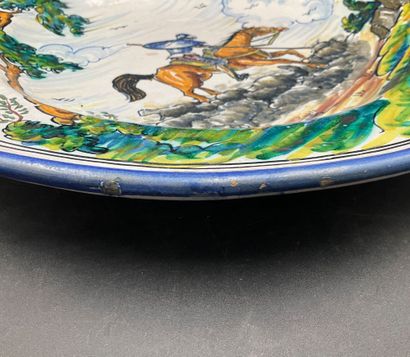 TALAVERA - Grand plat en faïence émaillée...