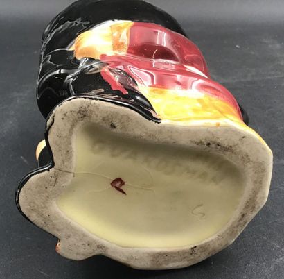 Cruche “ Toby Jug” représentant un garde...