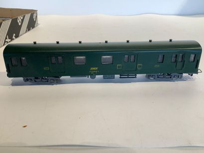 6 wagons de voyageurs,et 1 wagons à bagages...