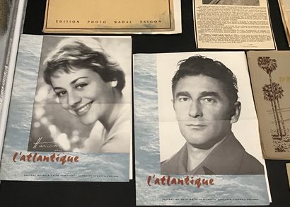 Divers documentations comprenant :
- 2 journaux...