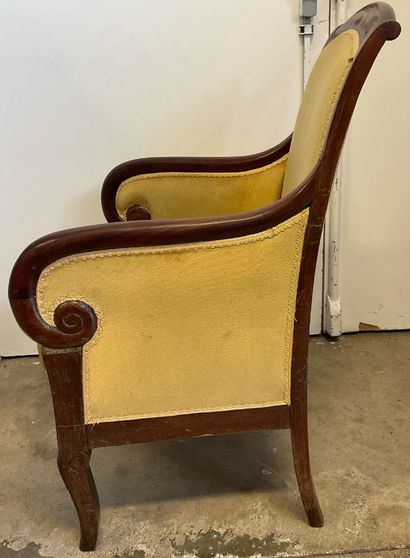 Fauteuil de style classique proche du modèle...