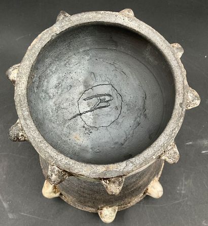 Deux vases en céramique 
Dans le style Art...