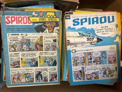 245 exemplaires du journal de Spirou, années...