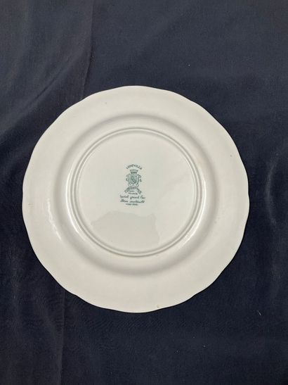 8 assiettes plates en faïence Luneville à...