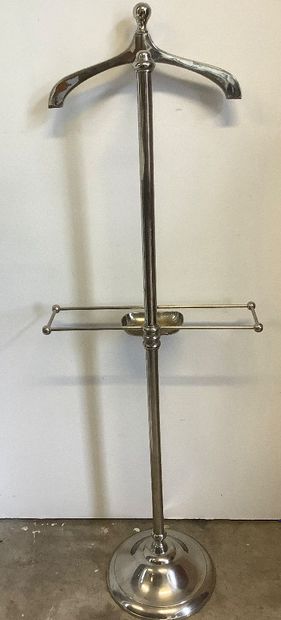 Silver plated metal valet stand.
Height 142...