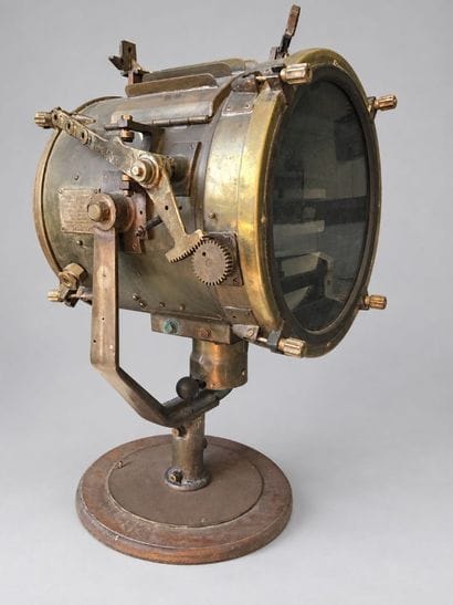 Projecteur de signalisation maritime en cuivre...