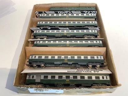 6 wagons de voyageurs,et 1 wagons à bagages...