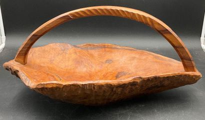 Corbeille à anse en bois d’olivier taillé,...