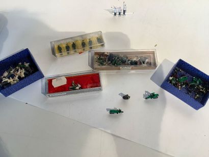 43 vehicules de la police allemande avec...