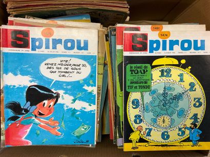 245 exemplaires du journal de Spirou, années...