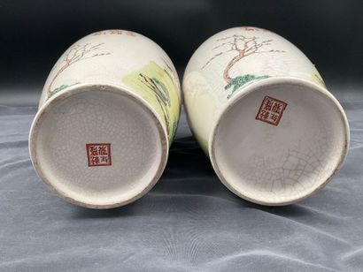 3 vases Chine à décor de geisha, hauteur...