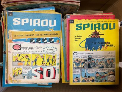 245 exemplaires du journal de Spirou, années...