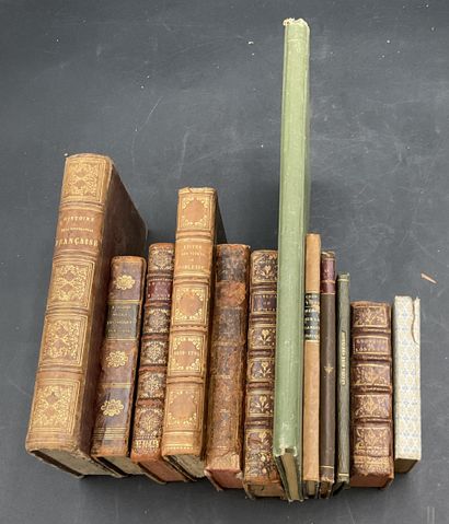 12 books on the themes of history, games,...