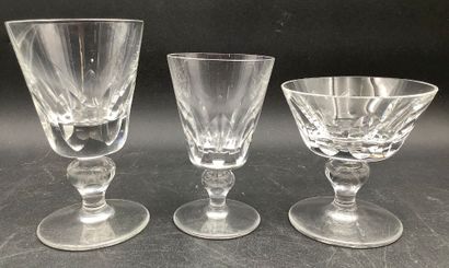 SAINT-LOUIS, une partie de service de verre...