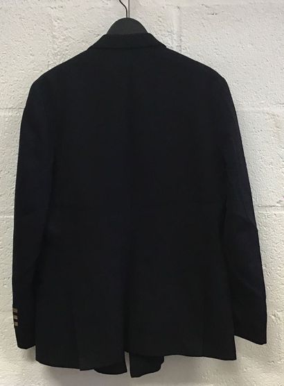 Vêtements de la Marine Anglaise comprenant...