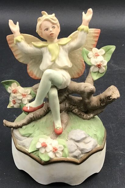 Lot de divers sujets en céramique, porcelaine...