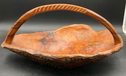Corbeille à anse en bois d’olivier taillé,...