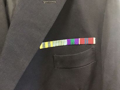 Vêtements de la Marine Anglaise comprenant...