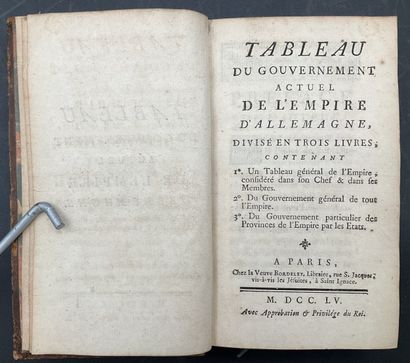 12 books on the themes of history, games,...