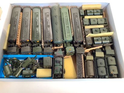 15 véhicules militaires,camions citernes,remorque...