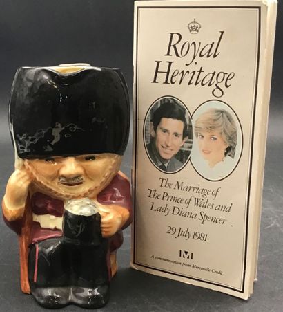Cruche “ Toby Jug” représentant un garde...
