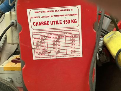 Monte-charge fonctionnel 15 m avec kit couvreur...