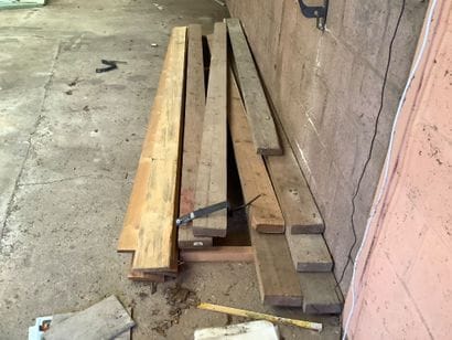 Lot de bastaings Vente sur désignation. Liquidation...