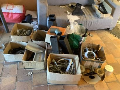 Lot de crochets pour gouttière,coudes,raccords...