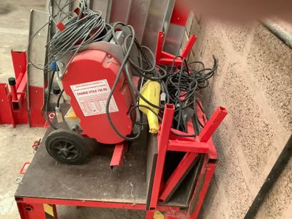 Monte-charge fonctionnel 15 m avec kit couvreur...