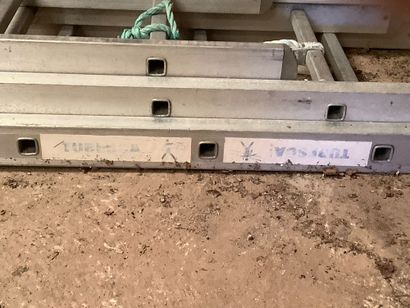 Échelle triple TUBESCA Vente sur désignation....
