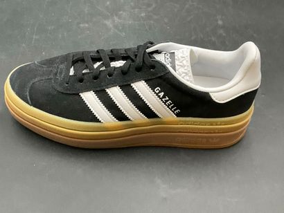 ADIDAS, modèle GAZELLE BOLD W, pointure 38,...