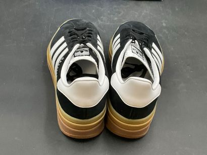 ADIDAS, modèle GAZELLE BOLD W,pointure 40,5,paire...