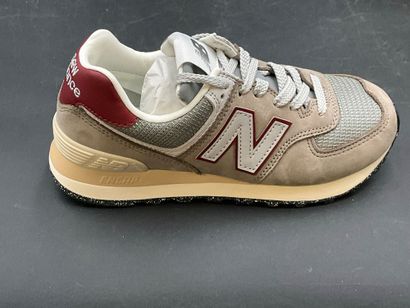 NEW BALANCE, modèle 574, pointure 37, paire...
