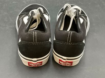 VANS,modèle OLD SKOOL,pointure 36,paire de...