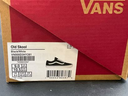 VANS,modèle OLD SKOOL, pointure 42, paire...