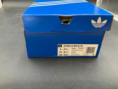 ADIDAS, modèle GAZELLE BOLD W,pointure 40,paire...