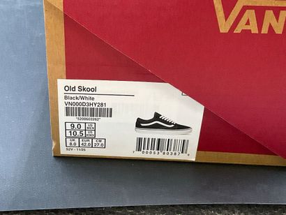 VANS,modèle OLD SKOOL,pointure 42, paire...