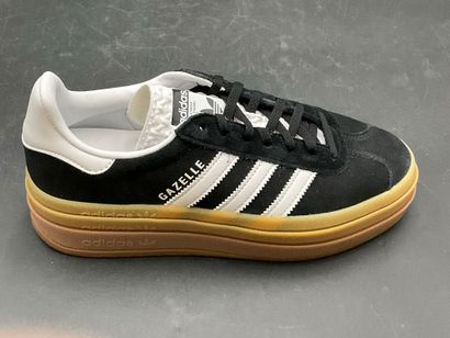 ADIDAS, modèle GAZELLE BOLD W, pointure 38,...